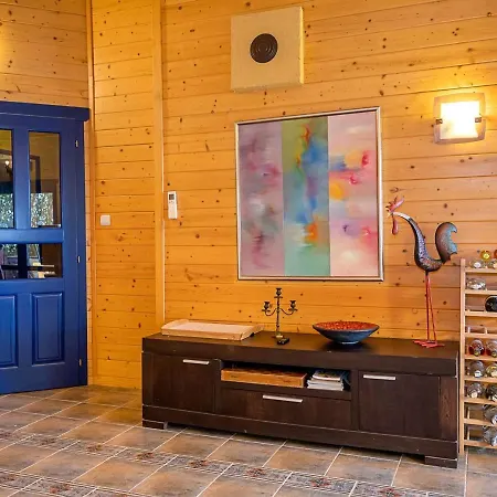 Blue Shutters - - 3 Bedrooms & Large Yard By Flat Manаger * Tyulenovo
