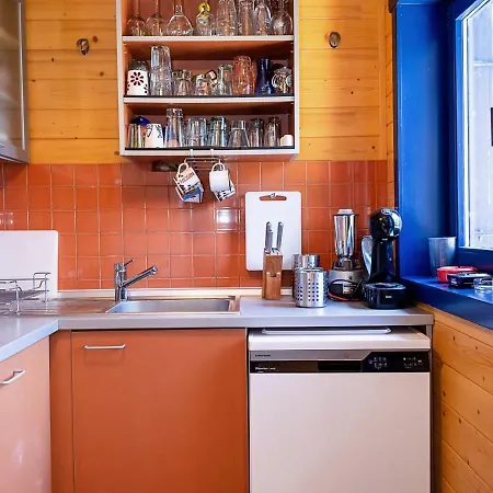 Blue Shutters - - 3 Bedrooms & Large Yard By Flat Manаger * Tyulenovo