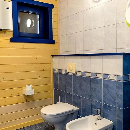Blue Shutters - - 3 Bedrooms & Large Yard By Flat Manаger בית נופש *