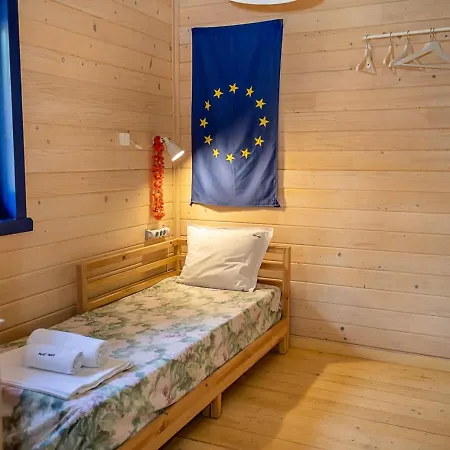Blue Shutters - - 3 Bedrooms & Large Yard By Flat Manаger טיולנובו