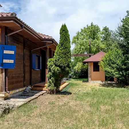 Holiday home Blue Shutters - - 3 Bedrooms & Large Yard By Flat Manаger Tyulenovo