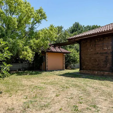 Blue Shutters - - 3 Bedrooms & Large Yard By Flat Manаger Holiday home